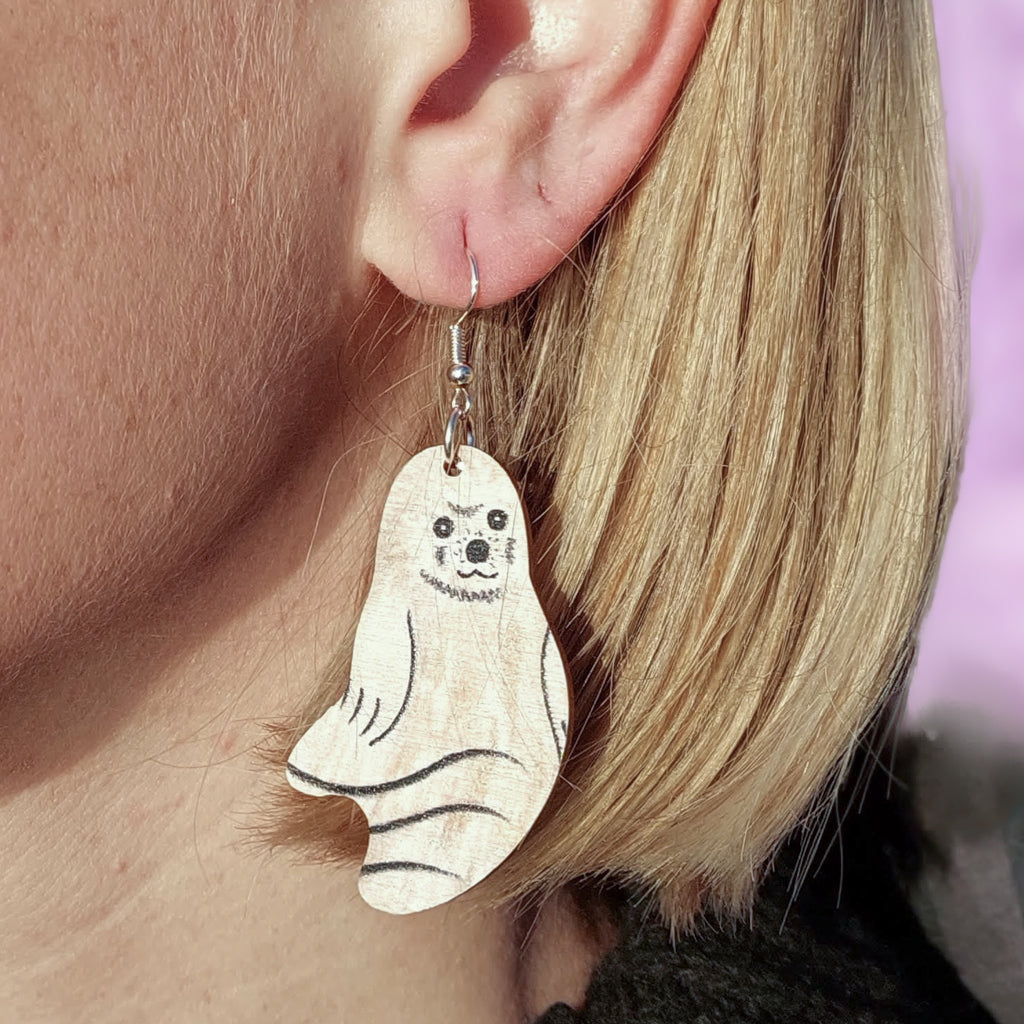 Seal pup / kuutti- plywood earrings